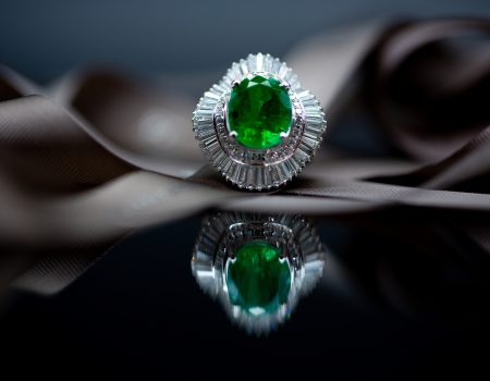 Anello “ONDA” con smeraldo